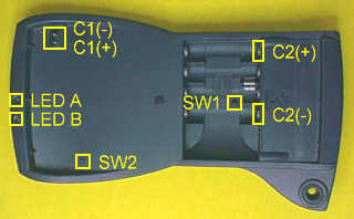 Zerlegen der Ladestation eines Apple Newton Messagepad,  Bild 1 von 12. Copyright (c) 2002 Frank Gruendel