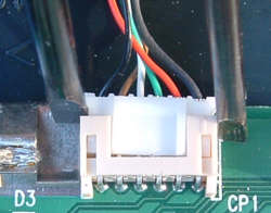 Entfernen Stecker serielles Kabel 1